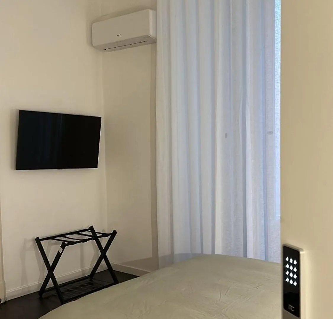 Re Nasone Rooms In 나폴리 0*,  이탈리아