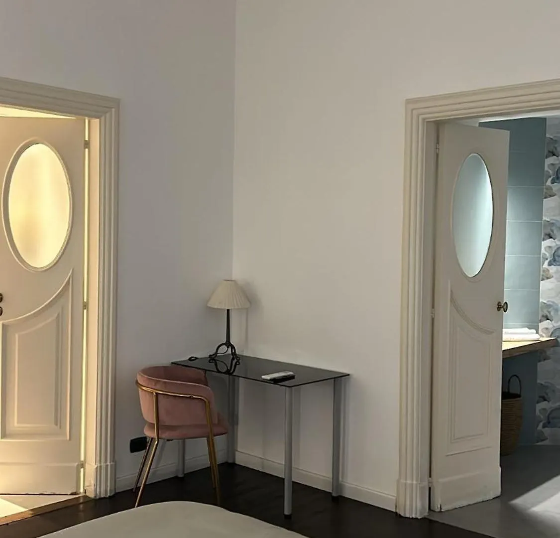 Re Nasone Rooms In 나폴리 B&B